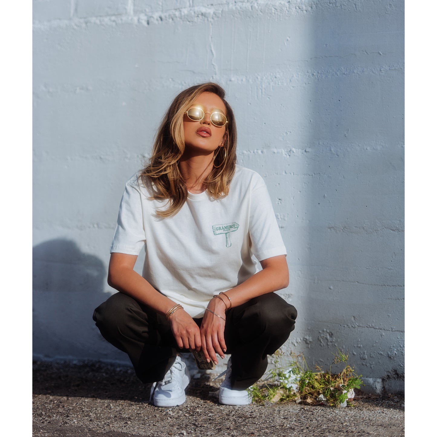 GRAMERCY PLACE TEE CREAM